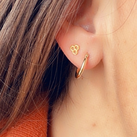 14k Gold Honeycomb Stud Earrings - Picture 3 of 9